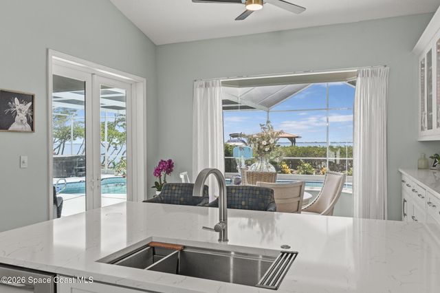 809 W Central Boulevard, Cape Canaveral, FL 32920