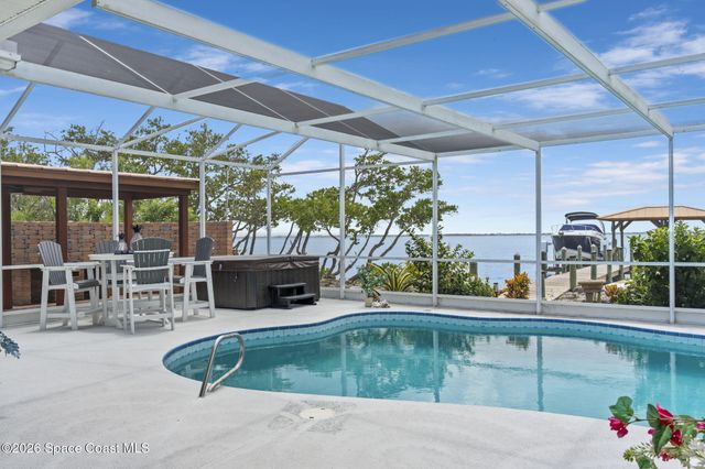 809 W Central Boulevard, Cape Canaveral, FL 32920