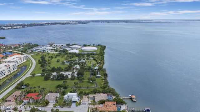 809 W Central Boulevard, Cape Canaveral, FL 32920