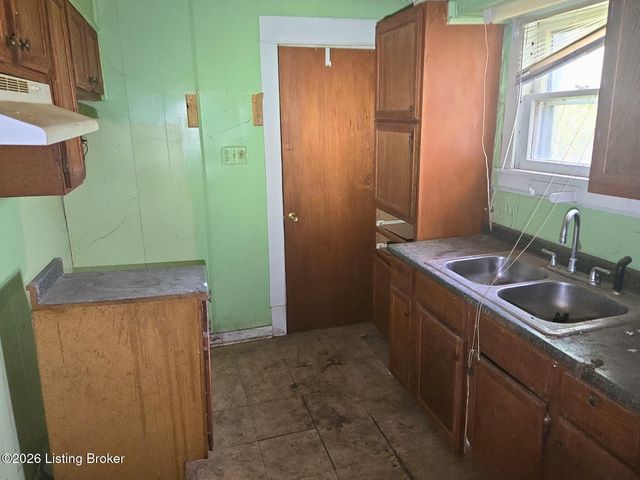 3617 Herman St, Louisville, KY 40212