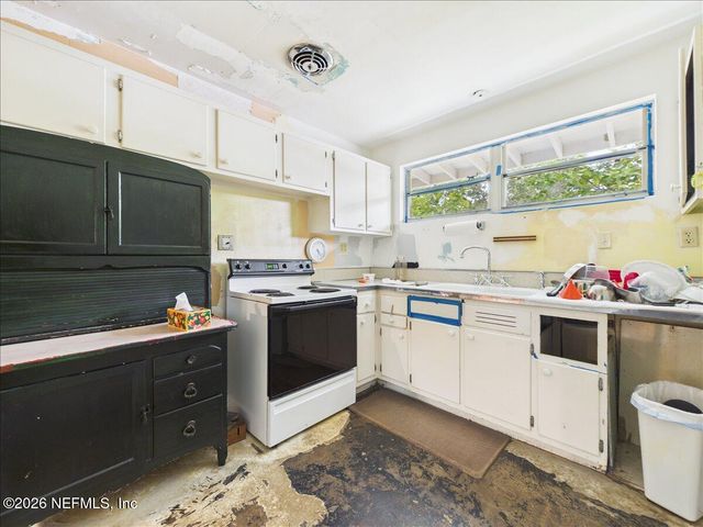 1123 OVINGTON Road S, Jacksonville, FL 32216