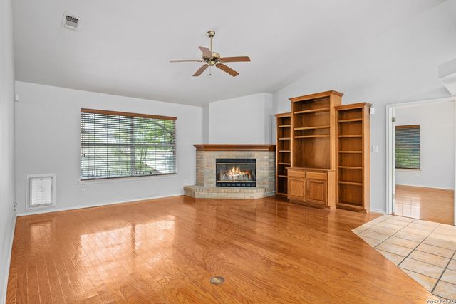 1220 Victory, Kerrville, TX 78028