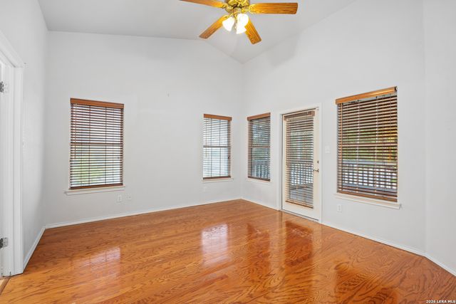 1220 Victory, Kerrville, TX 78028