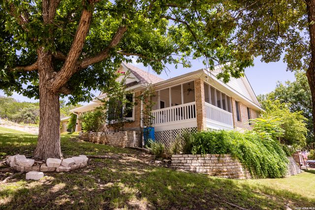 1220 Victory, Kerrville, TX 78028