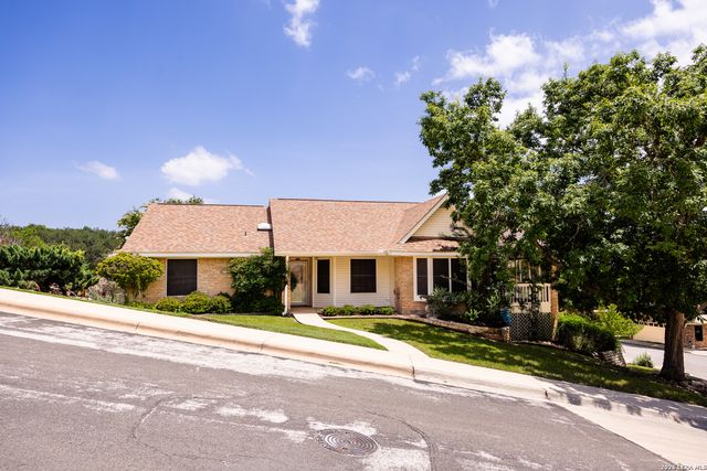1220 Victory, Kerrville, TX 78028