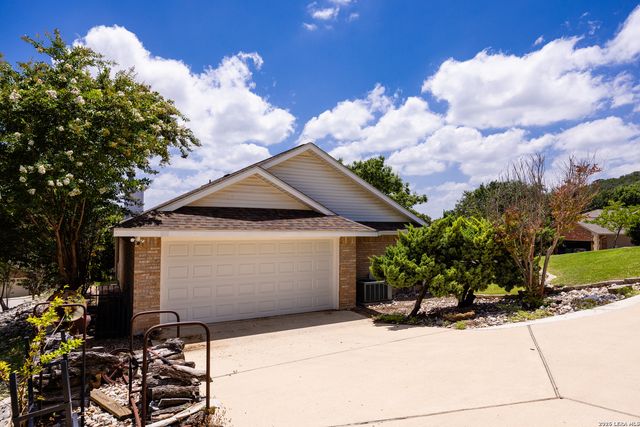 1220 Victory, Kerrville, TX 78028
