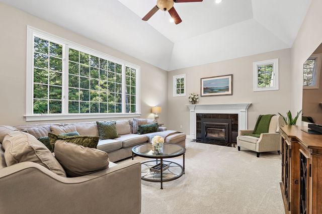 68 Quaker Lane, Bolton, MA 01740