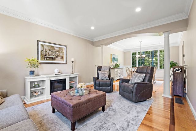 68 Quaker Lane, Bolton, MA 01740