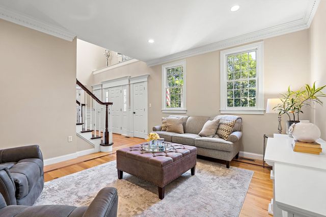 68 Quaker Lane, Bolton, MA 01740
