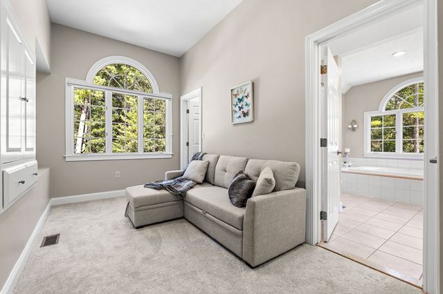 68 Quaker Lane, Bolton, MA 01740