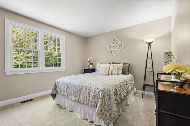 68 Quaker Lane, Bolton, MA 01740