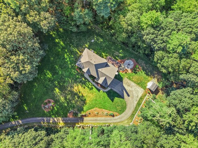 68 Quaker Lane, Bolton, MA 01740