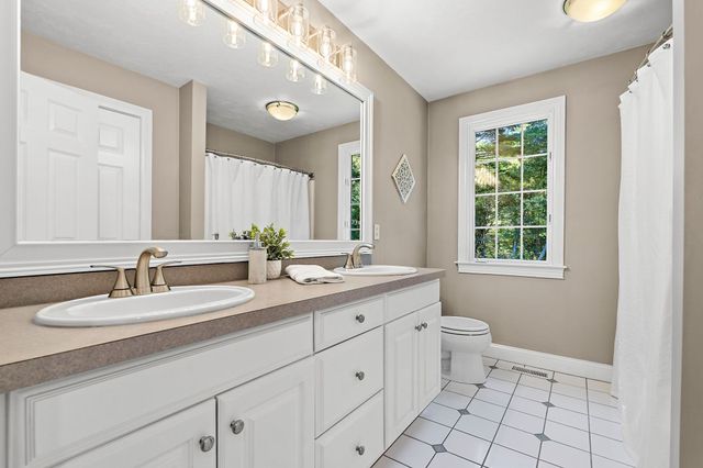 68 Quaker Lane, Bolton, MA 01740