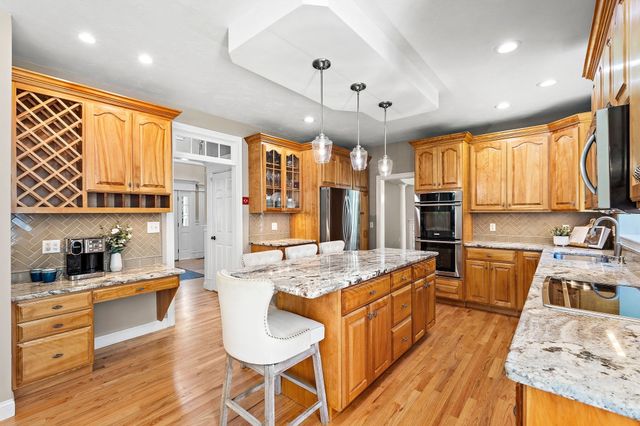 68 Quaker Lane, Bolton, MA 01740