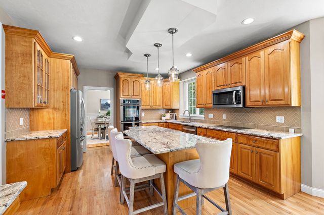 68 Quaker Lane, Bolton, MA 01740