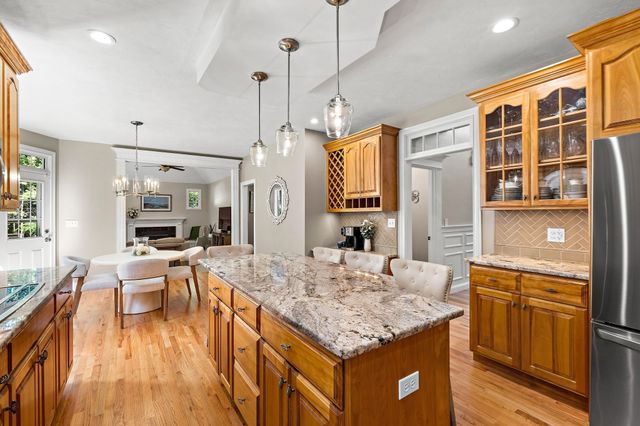 68 Quaker Lane, Bolton, MA 01740