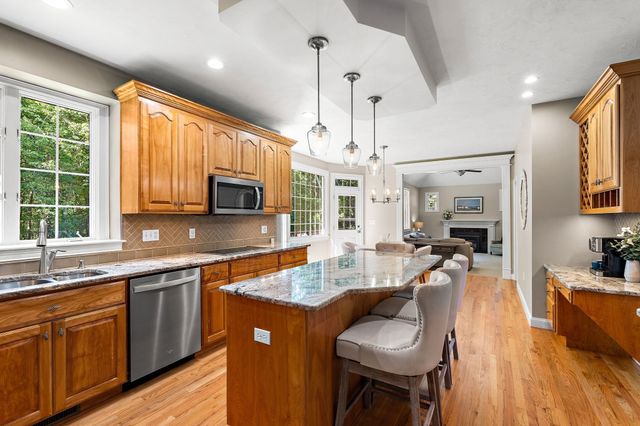 68 Quaker Lane, Bolton, MA 01740