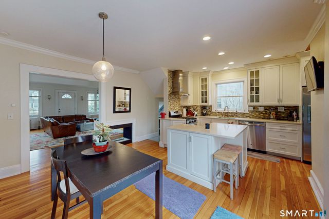 375 West Avenue, Darien, CT 06820