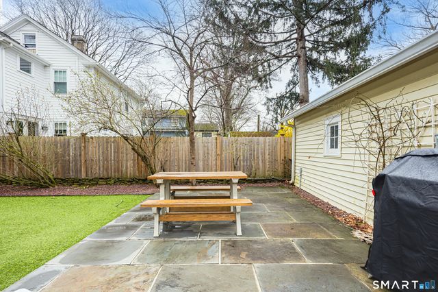 375 West Avenue, Darien, CT 06820
