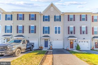 174 ONTARIO DR, Falling Waters, WV 25419