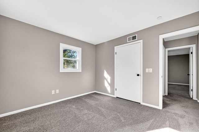 4720 Merrifield Place, 67, Columbus, OH 43220