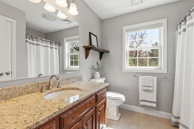 138 North St, Bellingham, MA 02019