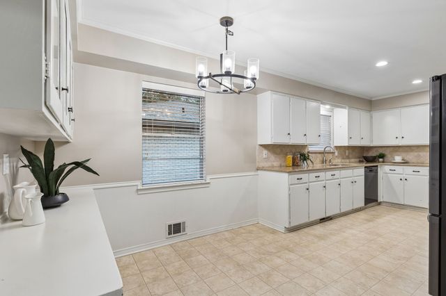 7066 Arboreal Drive, Dallas, TX 75231