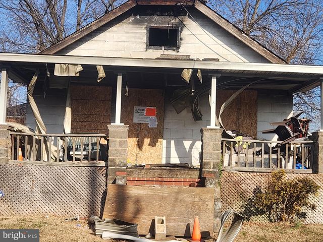 3304 E E ST SE, Washington, DC 20019