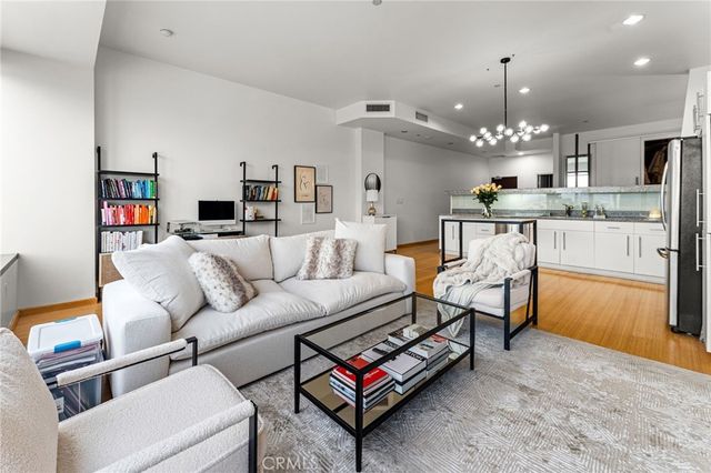 1100 Wilshire Boulevard 2608, Los Angeles, CA 90017