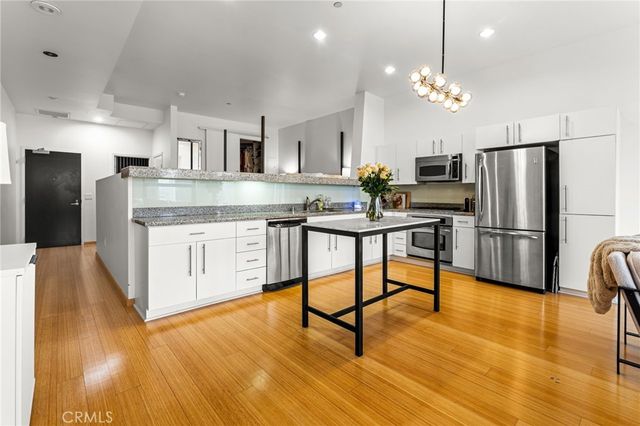 1100 Wilshire Boulevard 2608, Los Angeles, CA 90017