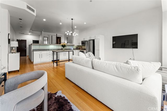 1100 Wilshire Boulevard 2608, Los Angeles, CA 90017