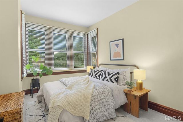 5004 Winona Avenue, St Louis, MO 63109