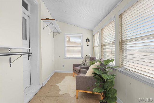 5004 Winona Avenue, St Louis, MO 63109