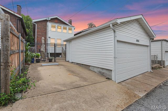 5004 Winona Avenue, St Louis, MO 63109