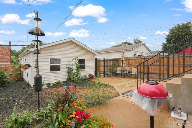 5004 Winona Avenue, St Louis, MO 63109