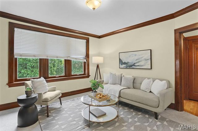 5004 Winona Avenue, St Louis, MO 63109
