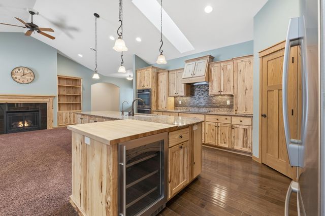 118 W Beaton Drive, West Fargo, ND 58078