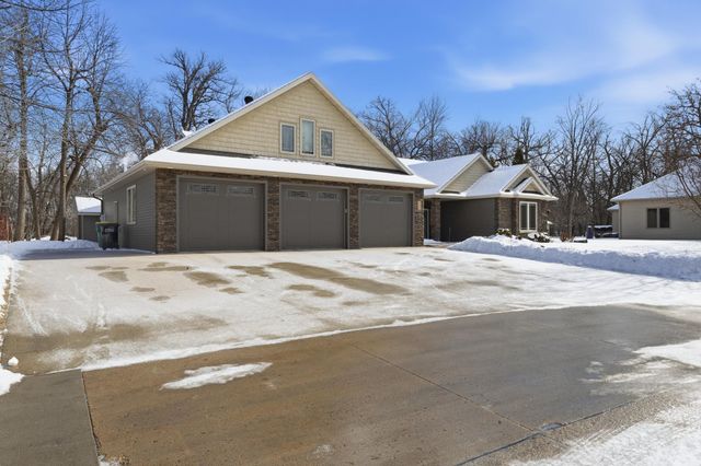 118 W Beaton Drive, West Fargo, ND 58078