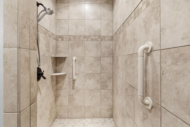 118 W Beaton Drive, West Fargo, ND 58078