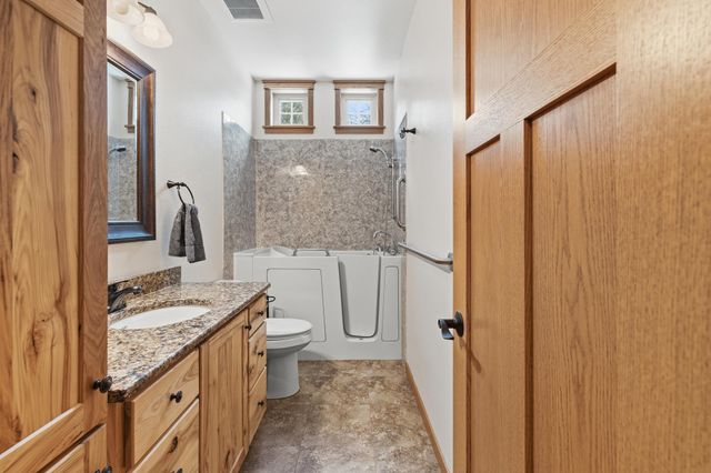 118 W Beaton Drive, West Fargo, ND 58078