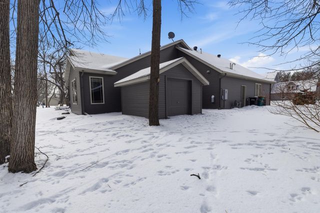 118 W Beaton Drive, West Fargo, ND 58078