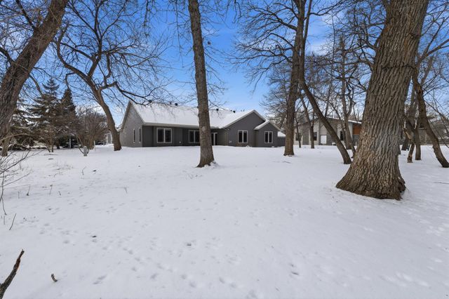 118 W Beaton Drive, West Fargo, ND 58078
