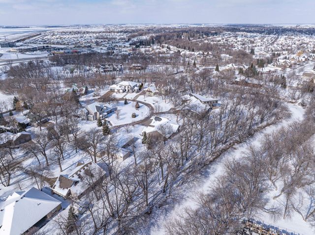 118 W Beaton Drive, West Fargo, ND 58078