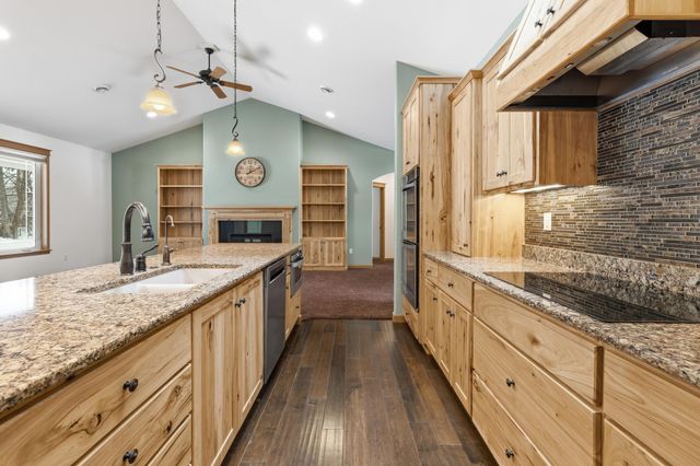 118 W Beaton Drive, West Fargo, ND 58078