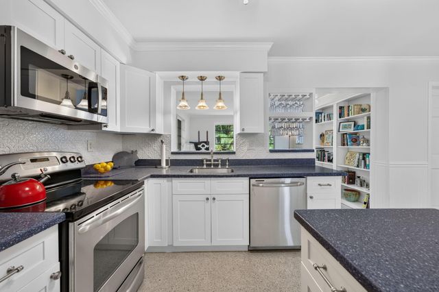 4711 NE 18th Terrace, Fort Lauderdale, FL 33308