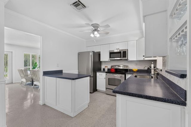 4711 NE 18th Terrace, Fort Lauderdale, FL 33308