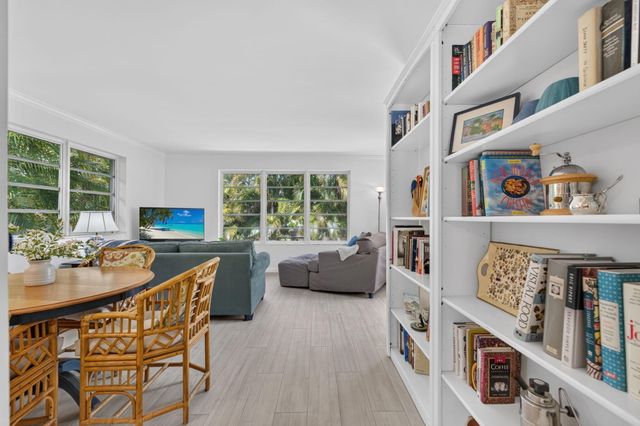 4711 NE 18th Terrace, Fort Lauderdale, FL 33308