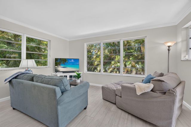 4711 NE 18th Terrace, Fort Lauderdale, FL 33308