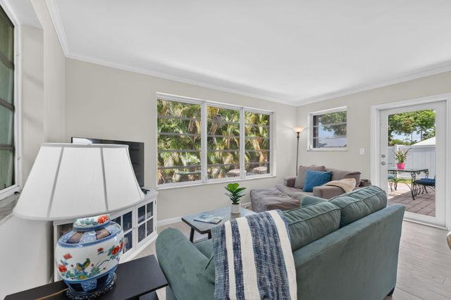 4711 NE 18th Terrace, Fort Lauderdale, FL 33308