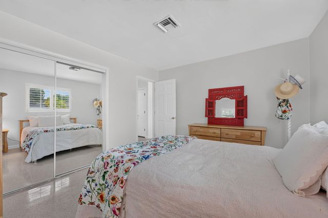 4711 NE 18th Terrace, Fort Lauderdale, FL 33308